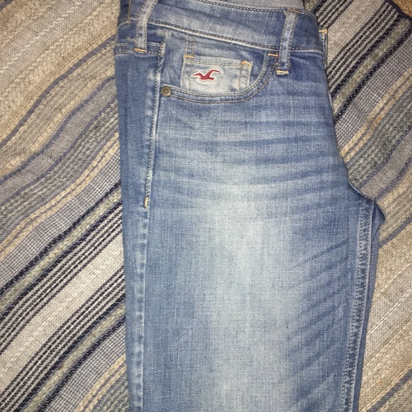 Hollister Jeans Light Wash - Picture 3 of 5